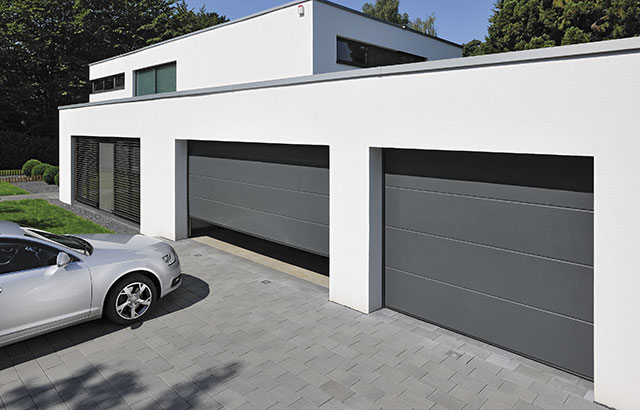 Hörmann RenoMatic L-bordás szekcionált garázskapu Planar felület